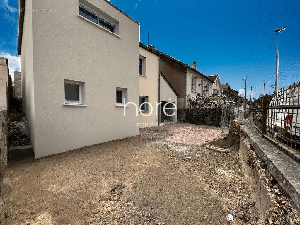 Maison à MONDEVILLE