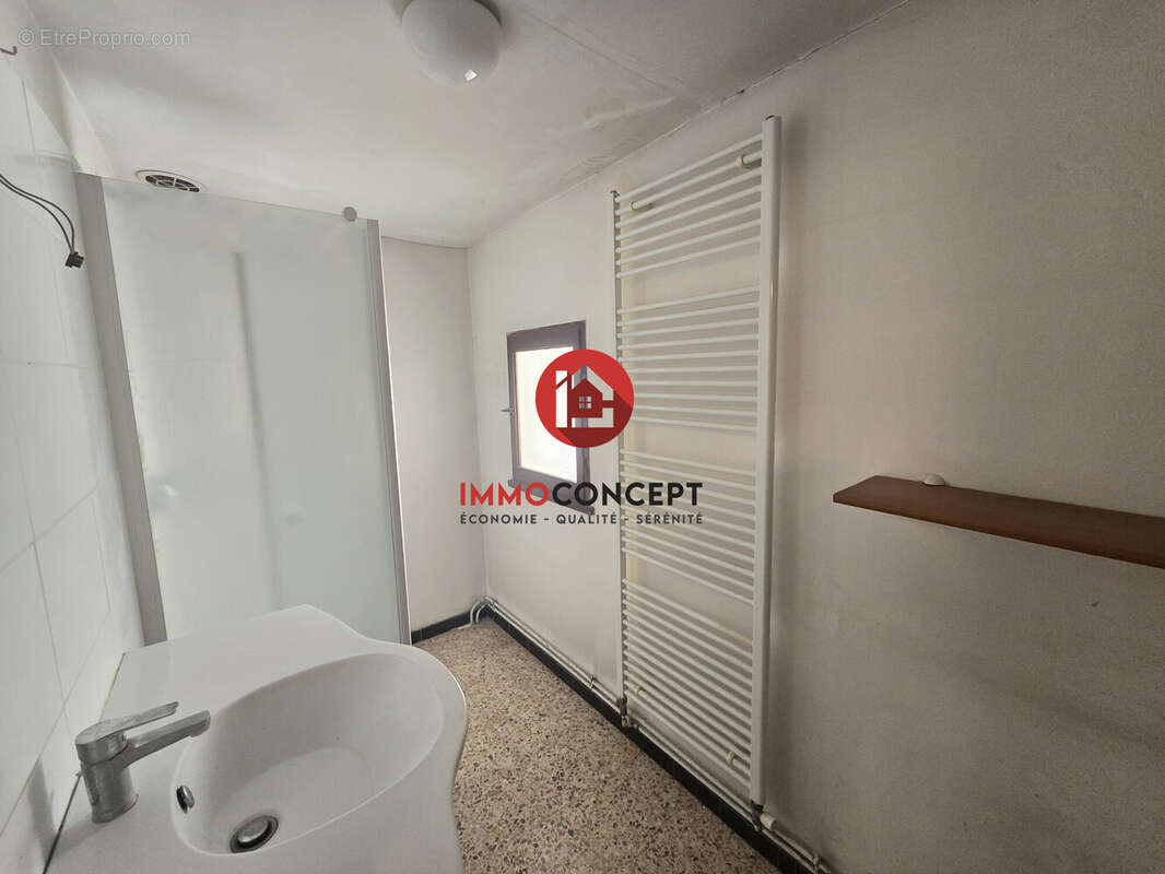 Maison à SAINT-MARCEL-DE-CAREIRET