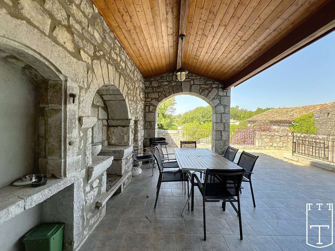 Maison à SAINT-ALBAN-AURIOLLES