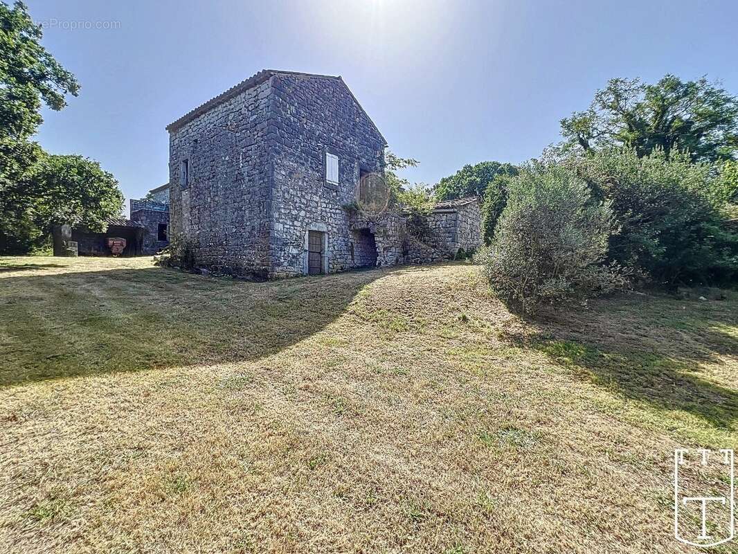 Maison à SAINT-ALBAN-AURIOLLES