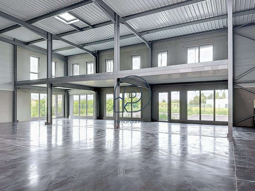 c1 - Commerce à AVELIN