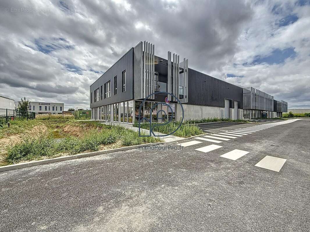 c4 - Commerce à AVELIN