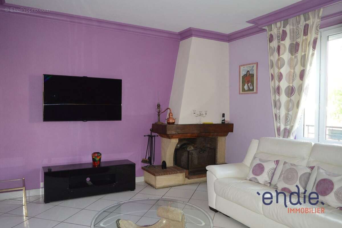 Maison à JASSANS-RIOTTIER