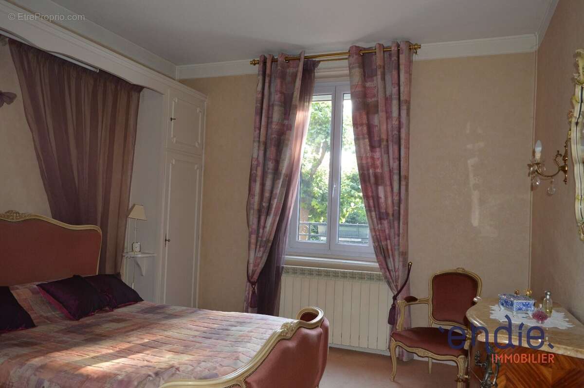 Maison à JASSANS-RIOTTIER