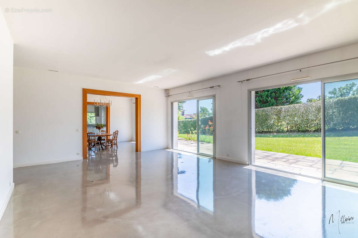 Maison à BASSUSSARRY