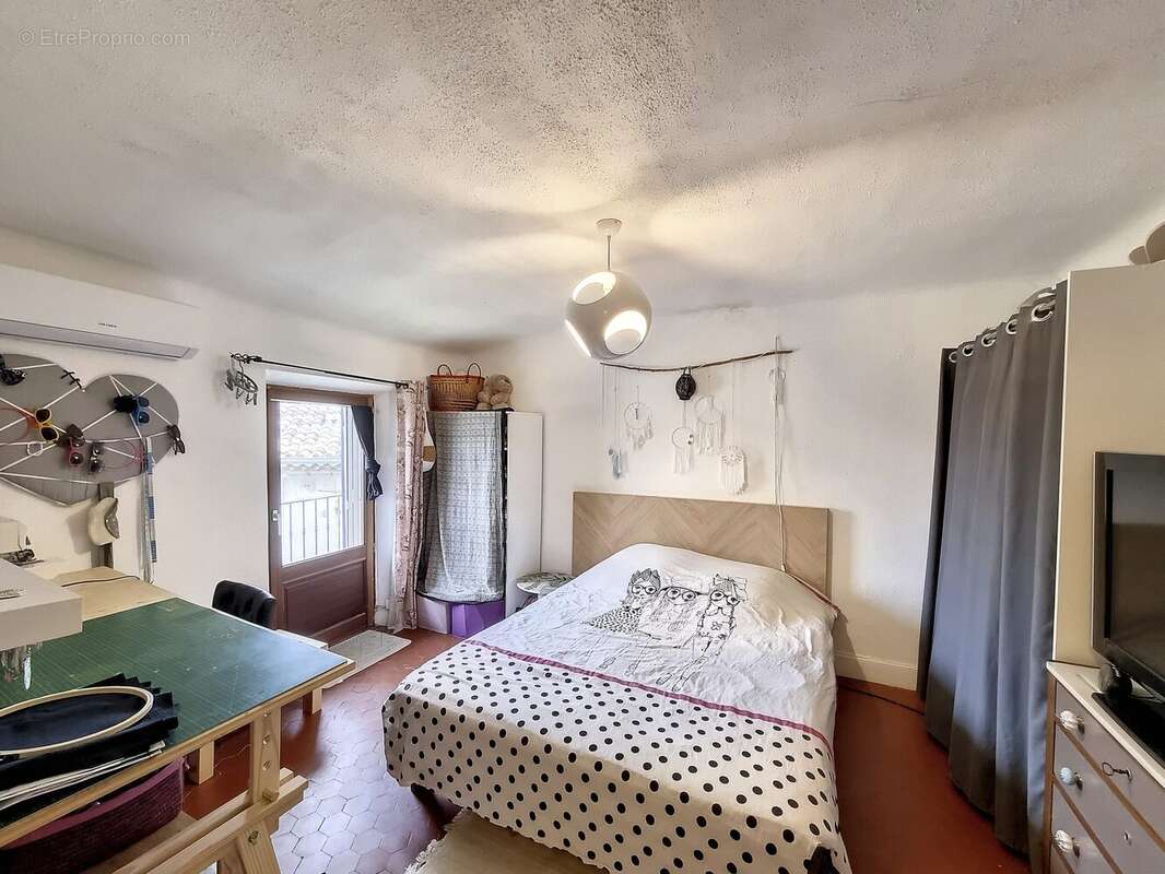 Maison à SAINTE-TULLE