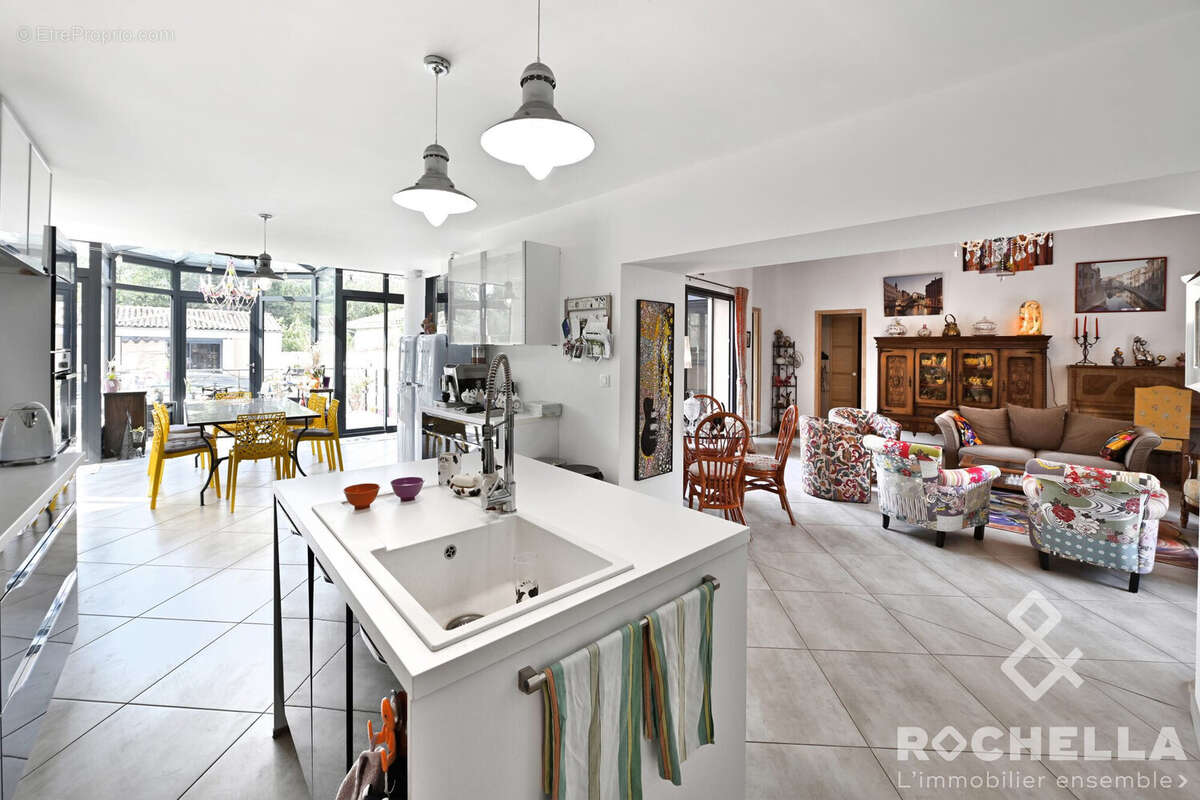 Maison à SAINT-JEAN-D'ANGELY