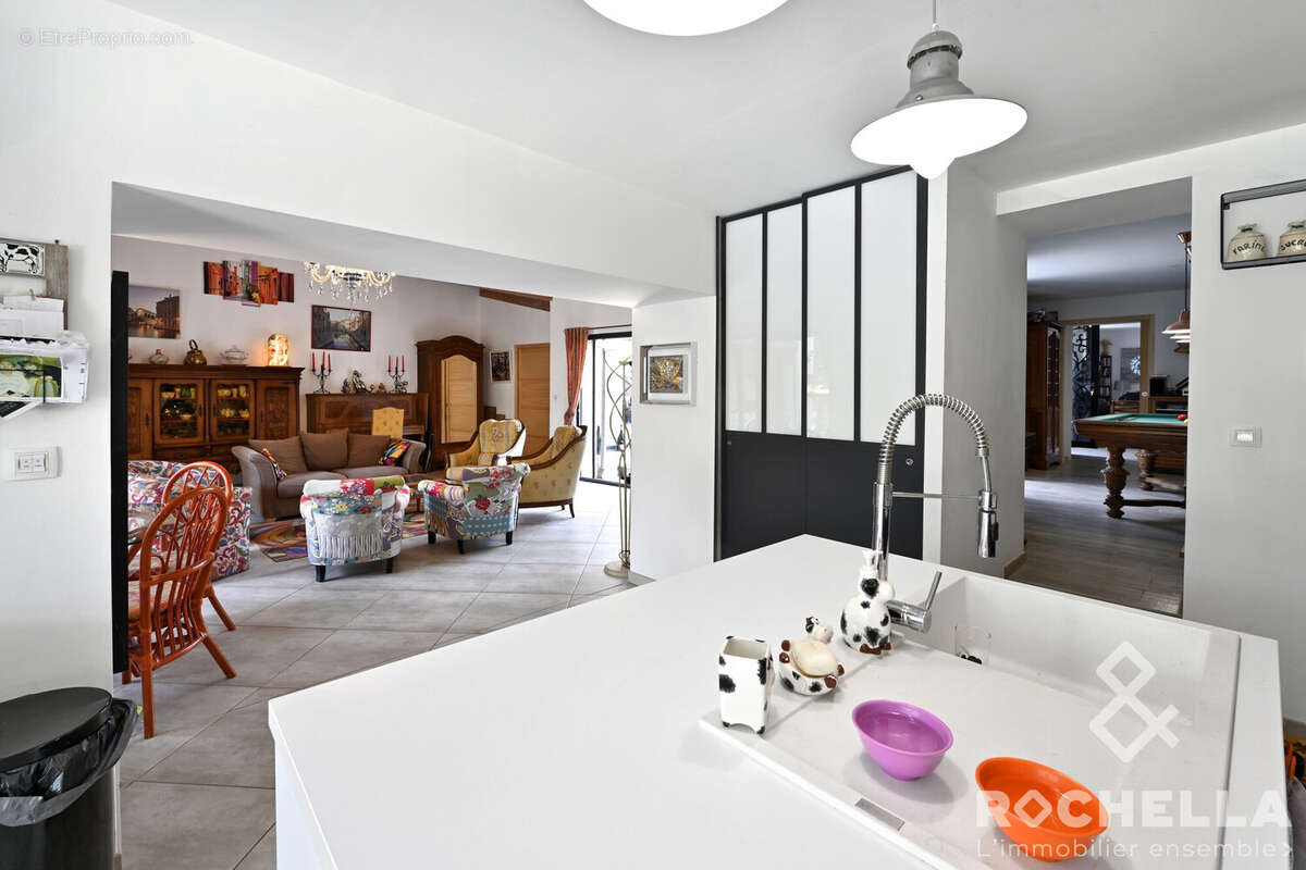 Maison à SAINT-JEAN-D'ANGELY