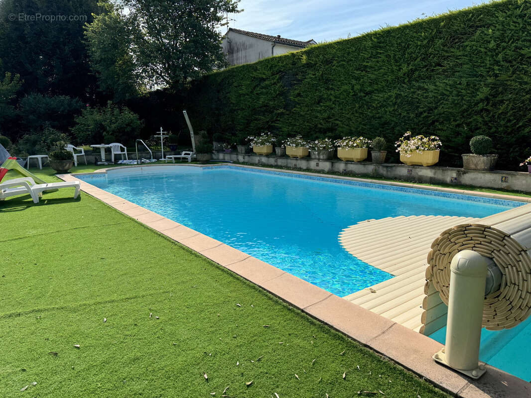 Maison à BARBEZIEUX-SAINT-HILAIRE