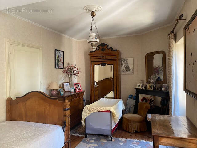 Maison à BARBEZIEUX-SAINT-HILAIRE