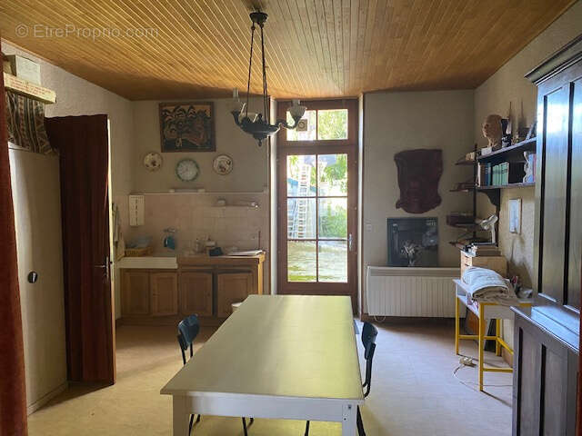 Maison à BARBEZIEUX-SAINT-HILAIRE