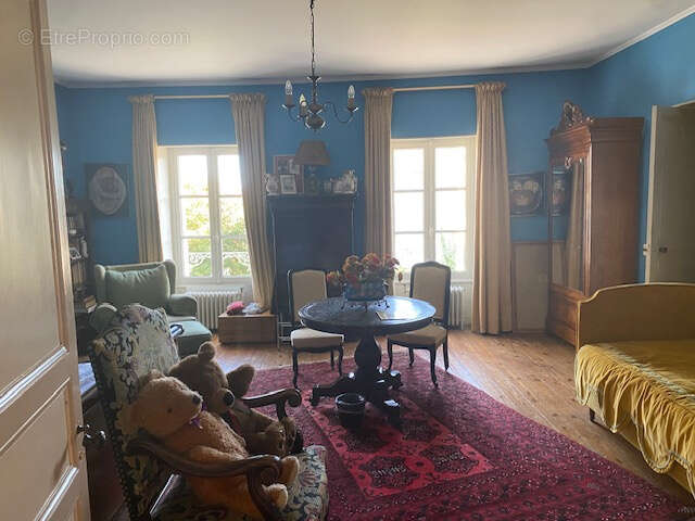 Maison à BARBEZIEUX-SAINT-HILAIRE