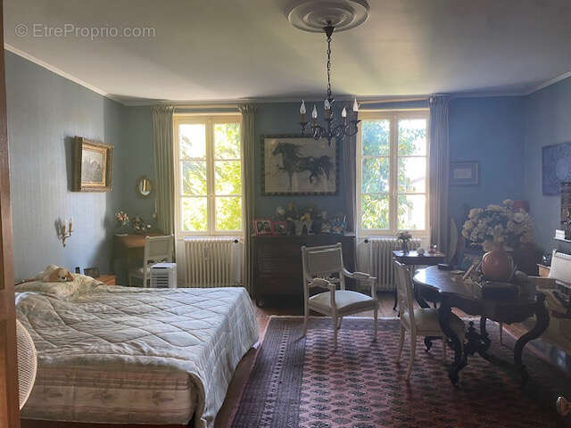 Maison à BARBEZIEUX-SAINT-HILAIRE