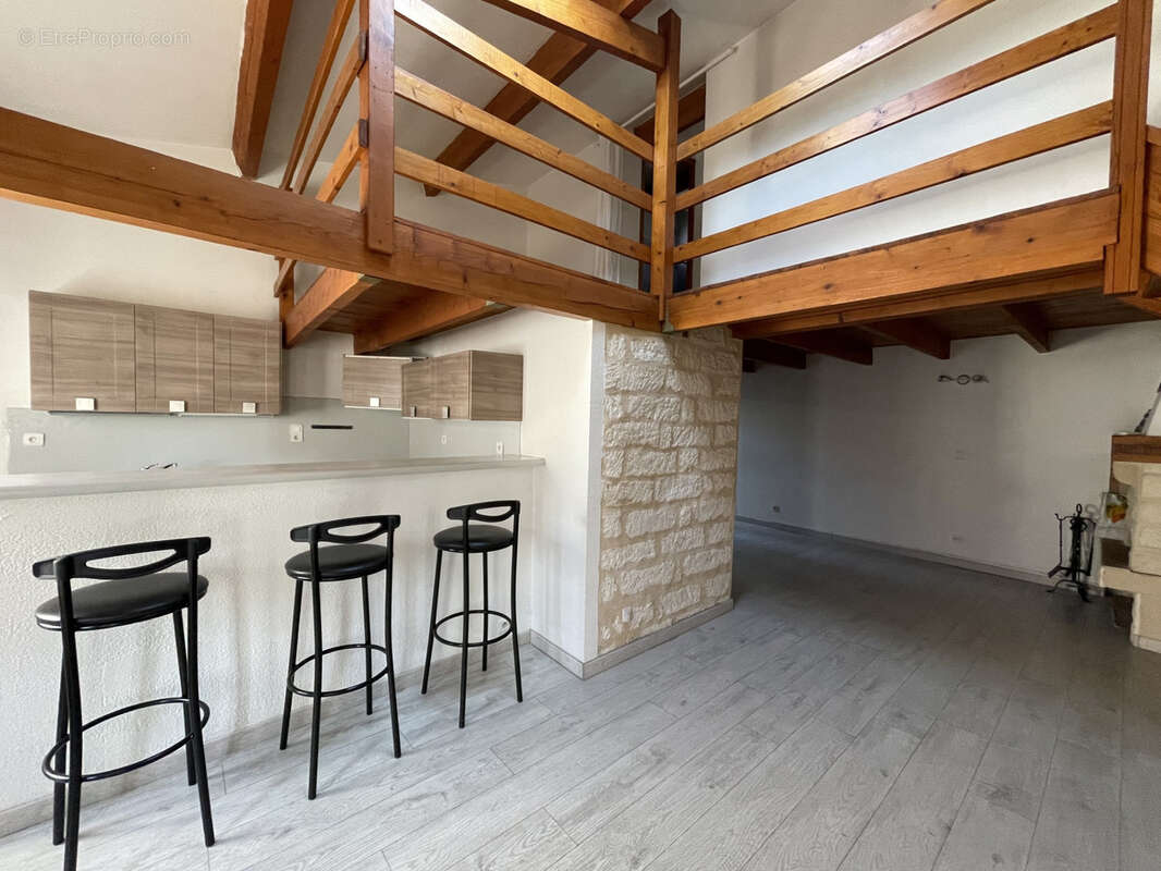 Appartement à MAUGUIO