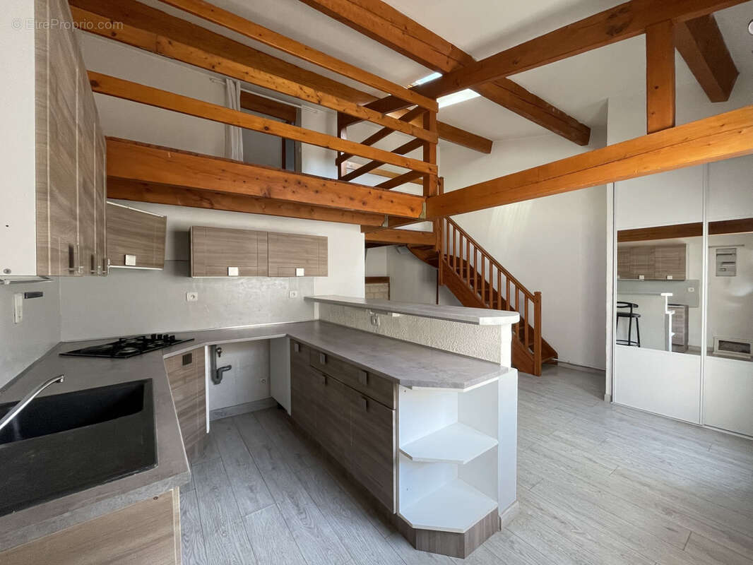 Appartement à MAUGUIO