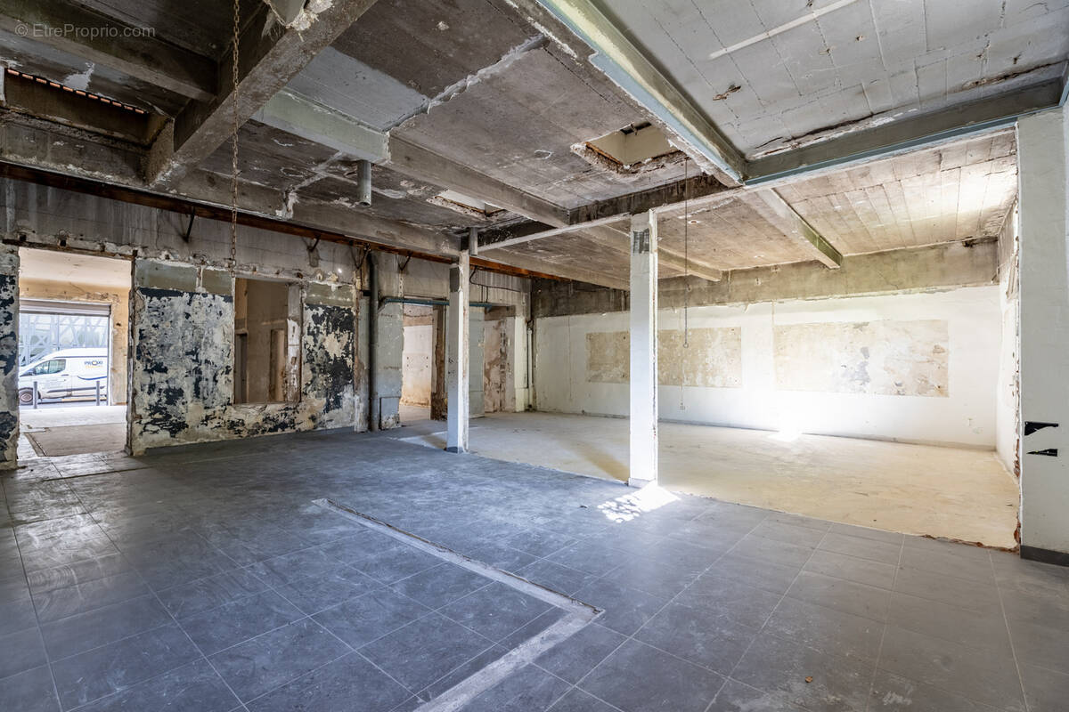 Commerce à MARSEILLE-6E