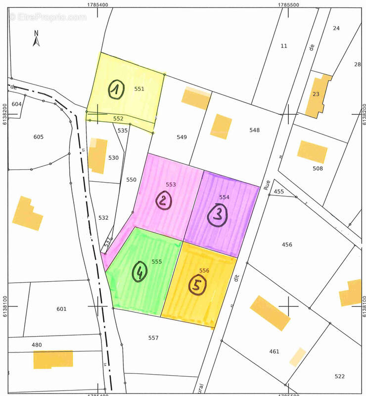 Terrain à PARAY-LE-MONIAL