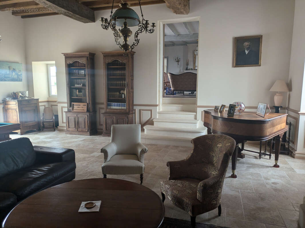 Maison à LA TOUR-BLANCHE