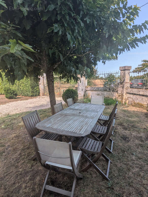 Maison à LA TOUR-BLANCHE