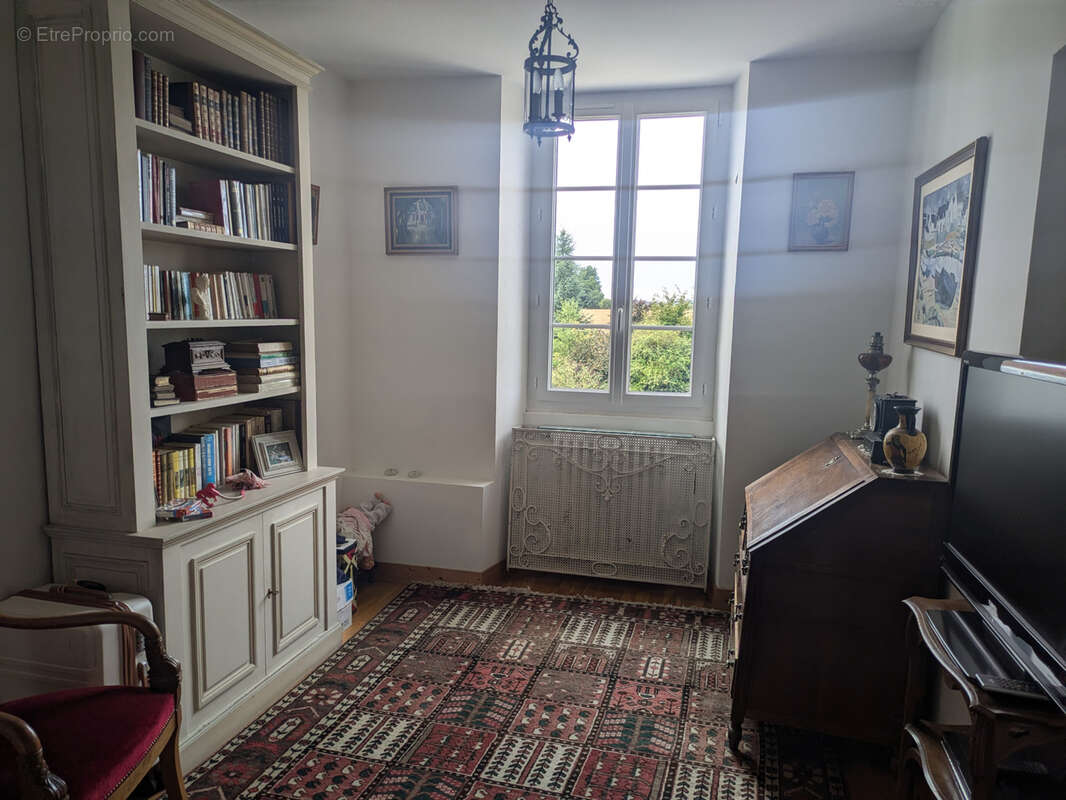 Maison à LA TOUR-BLANCHE