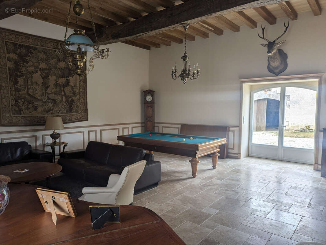 Maison à LA TOUR-BLANCHE