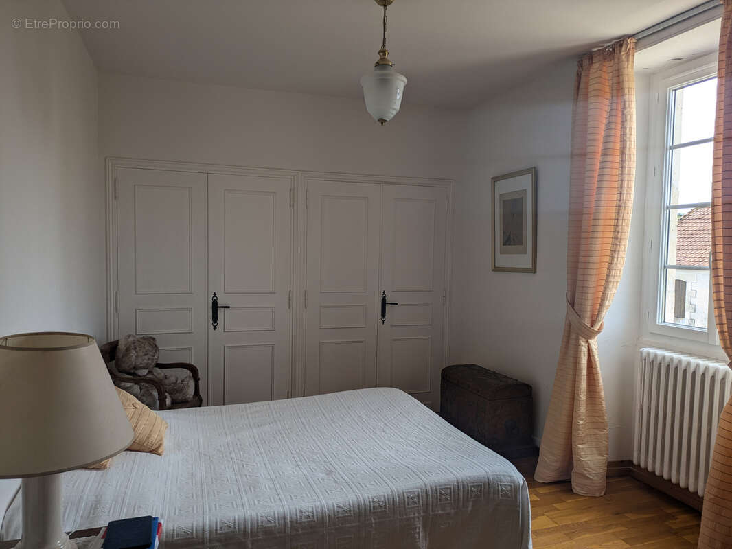 Maison à LA TOUR-BLANCHE