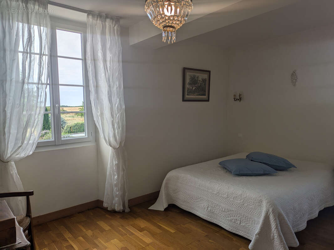 Maison à LA TOUR-BLANCHE