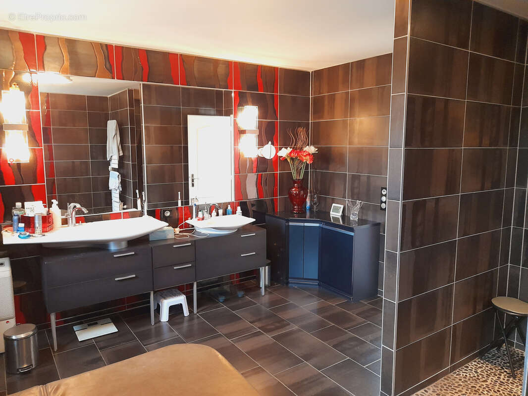 Maison à RIBAUTE-LES-TAVERNES