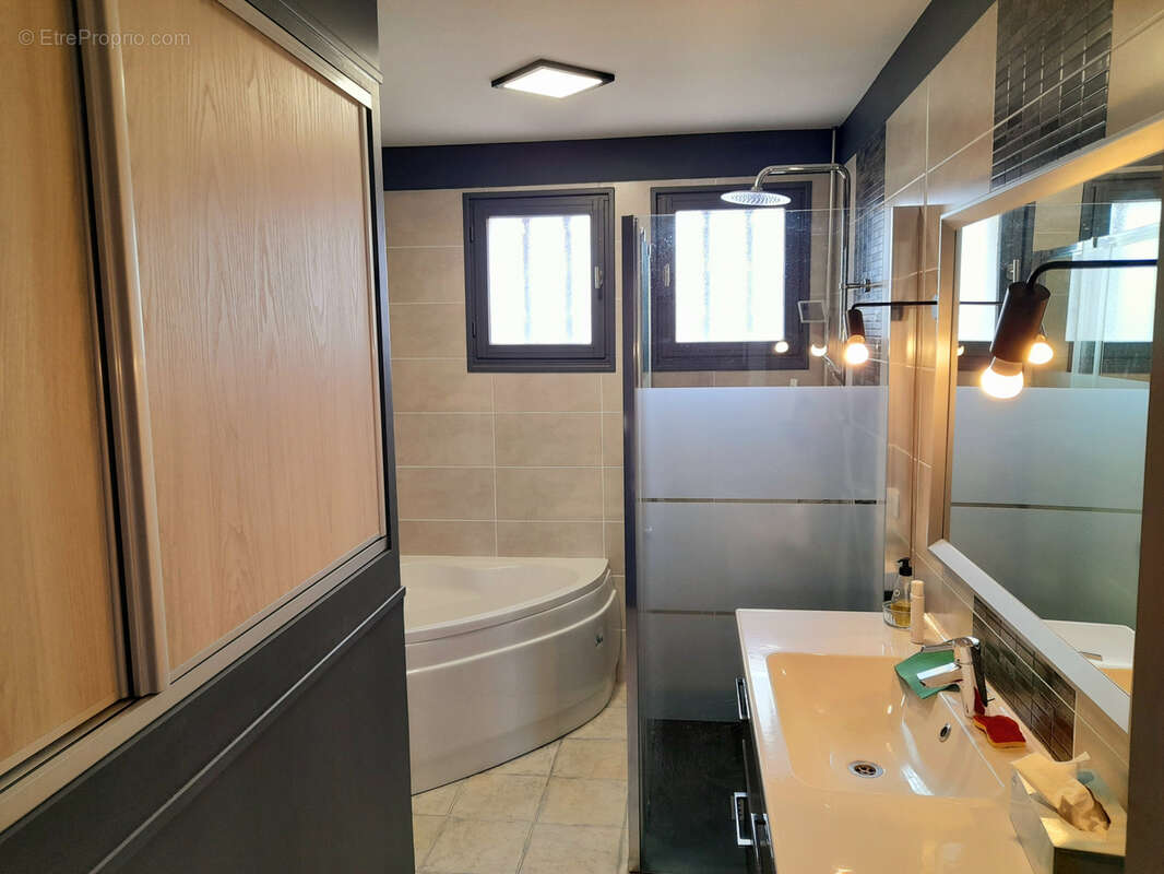 Maison à RIBAUTE-LES-TAVERNES