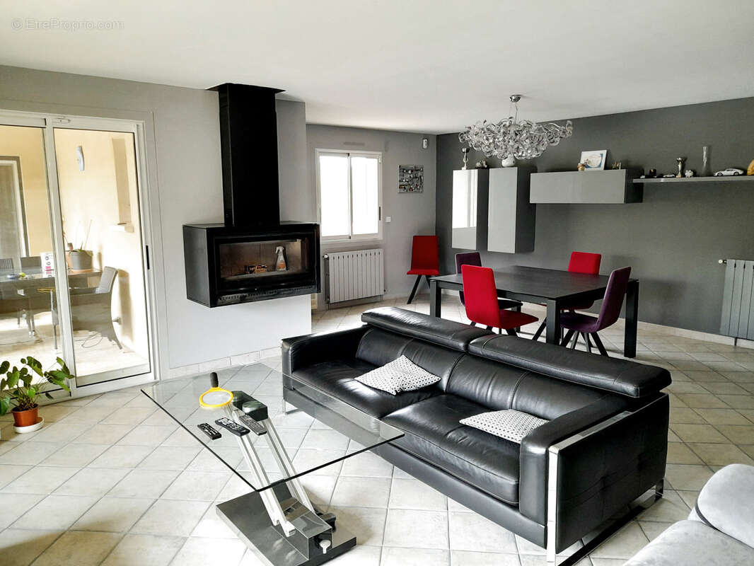 Maison à RIBAUTE-LES-TAVERNES