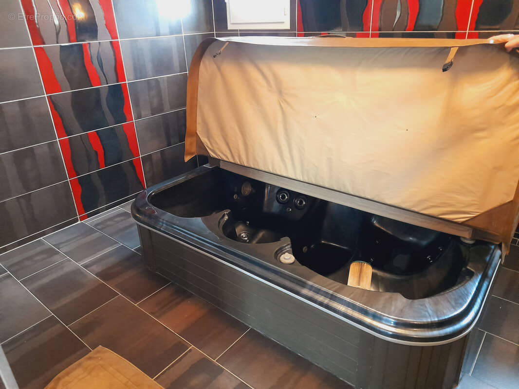 Maison à RIBAUTE-LES-TAVERNES