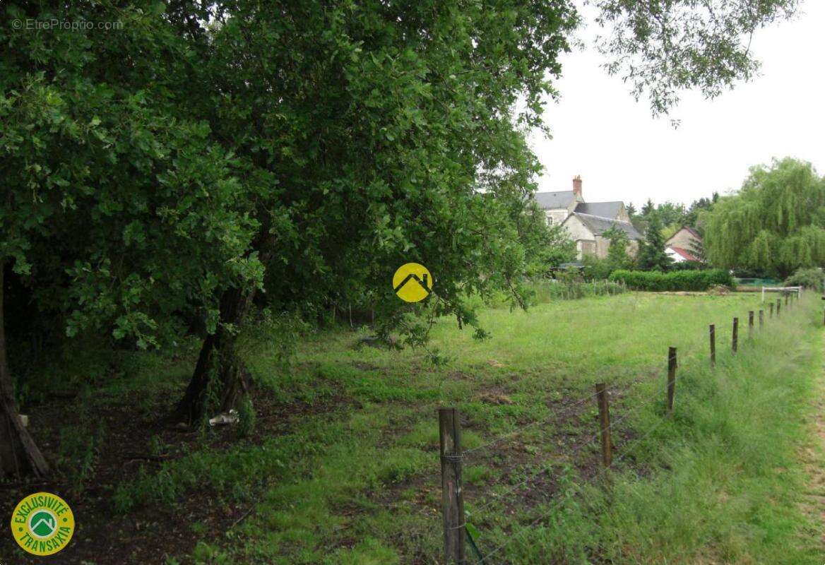 Terrain à LEVROUX