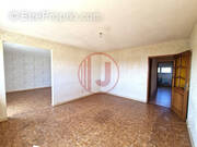 Appartement à GRAND-CHARMONT