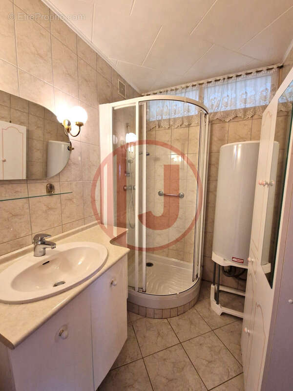 Appartement à GRAND-CHARMONT