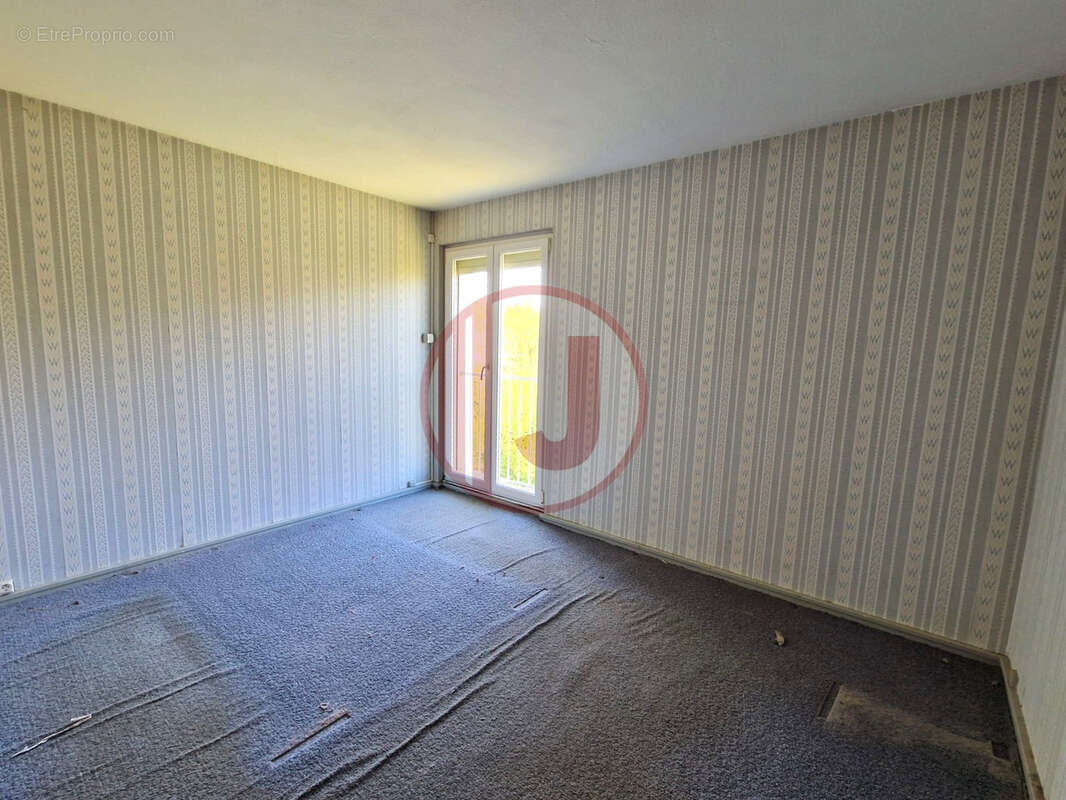 Appartement à GRAND-CHARMONT