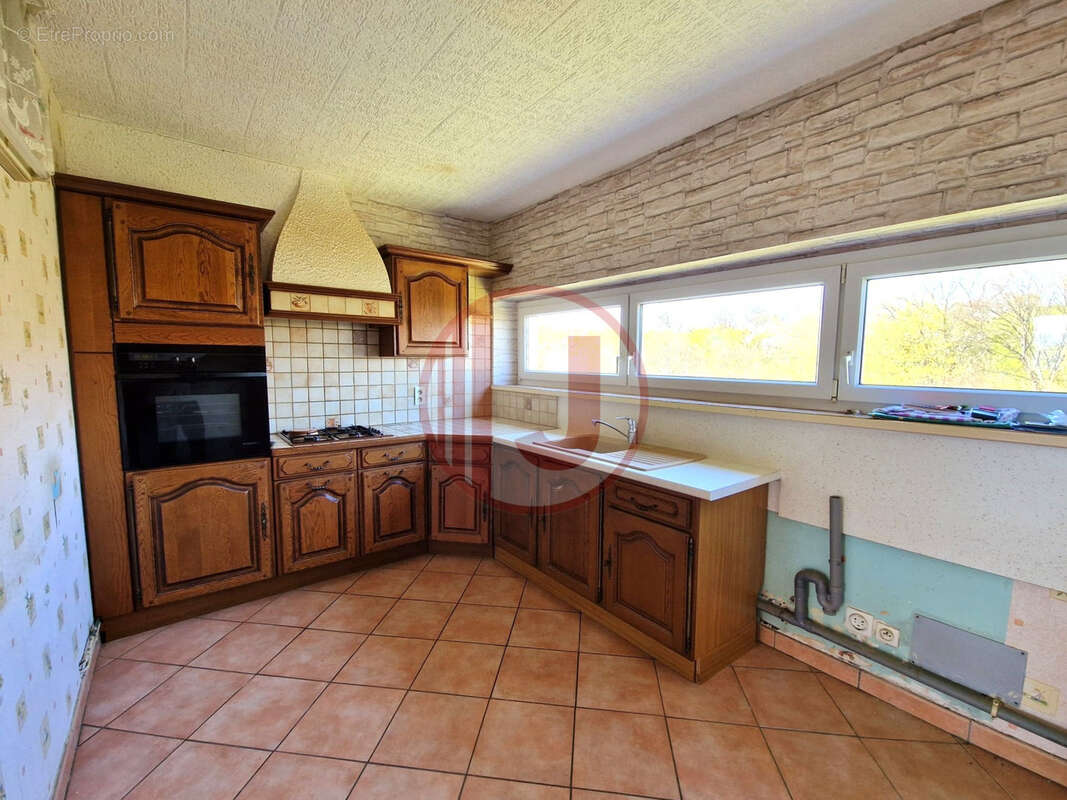 Appartement à GRAND-CHARMONT