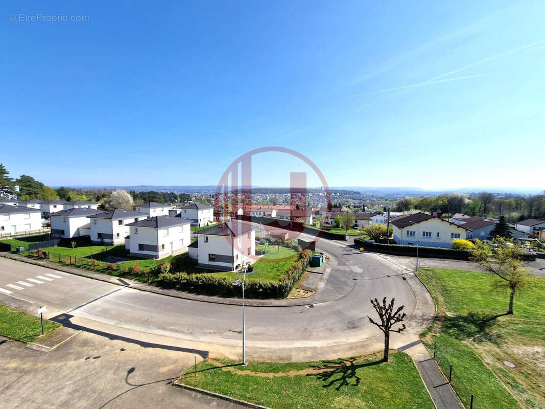 Appartement à GRAND-CHARMONT