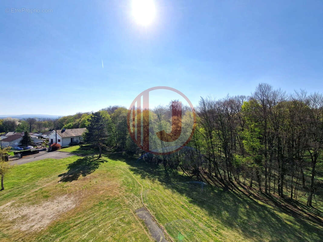 Appartement à GRAND-CHARMONT