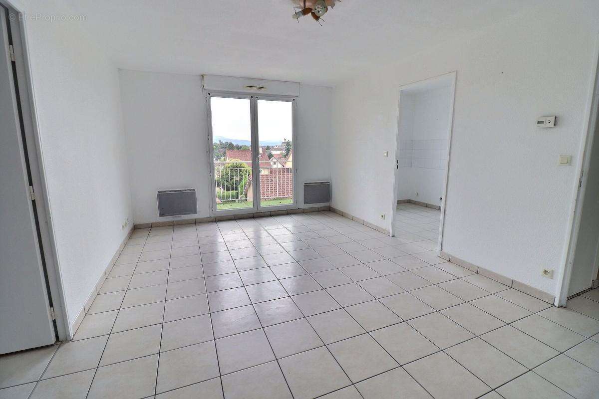 Appartement à MORESTEL