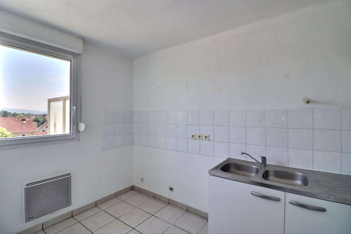 Appartement à MORESTEL