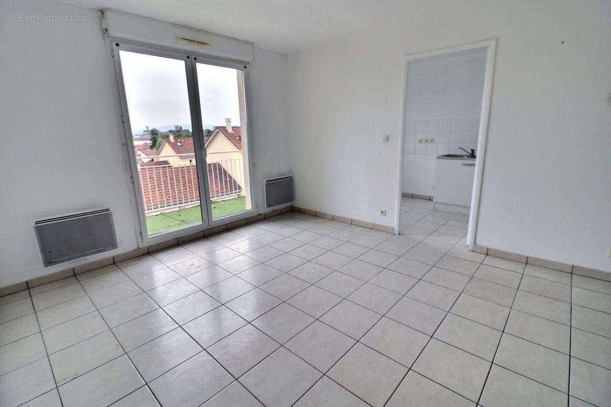Appartement à MORESTEL