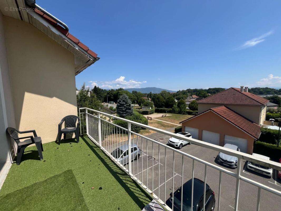 Appartement à MORESTEL