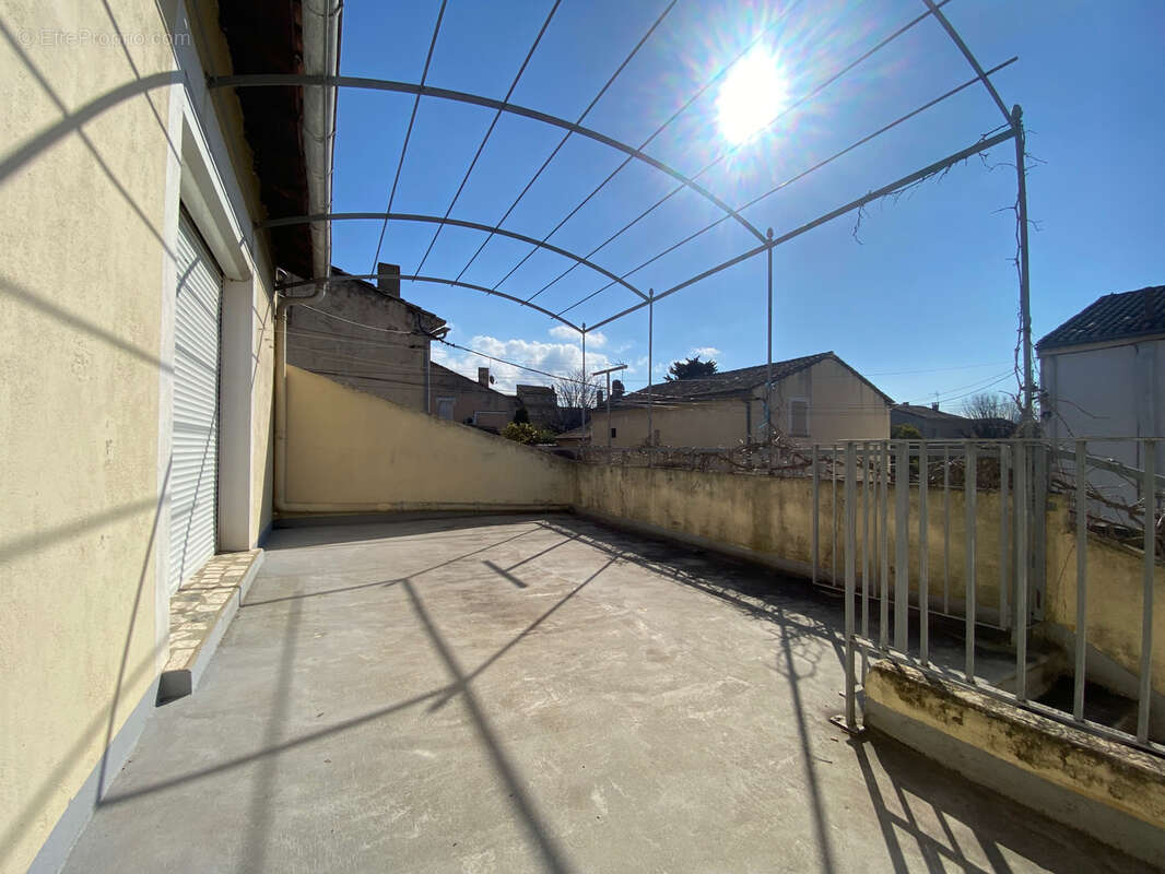 Appartement à MORIERES-LES-AVIGNON