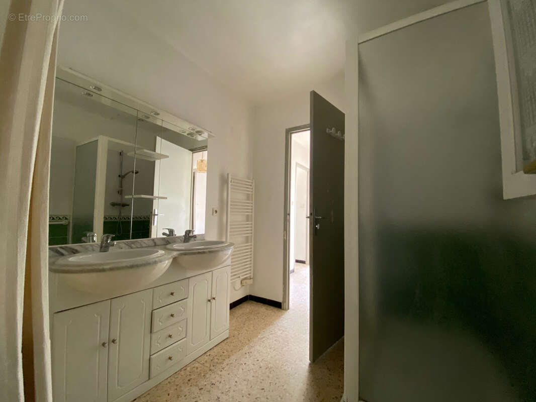 Appartement à MORIERES-LES-AVIGNON