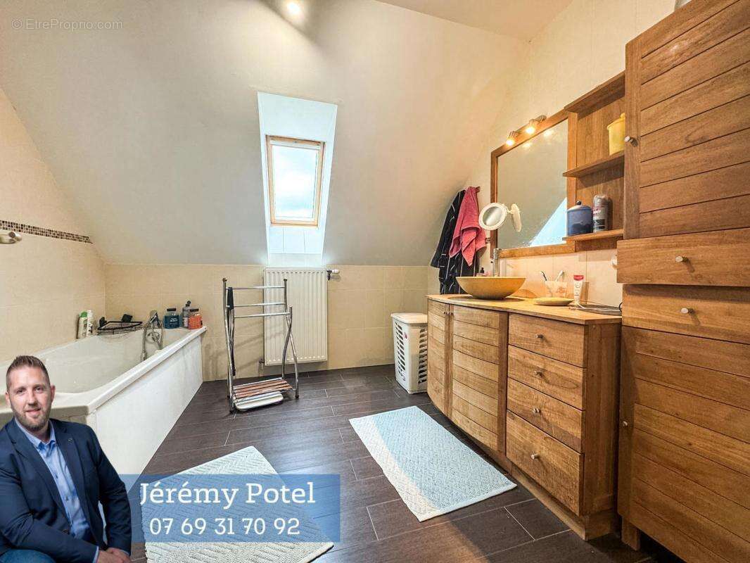 Maison à FONTAINE-NOTRE-DAME