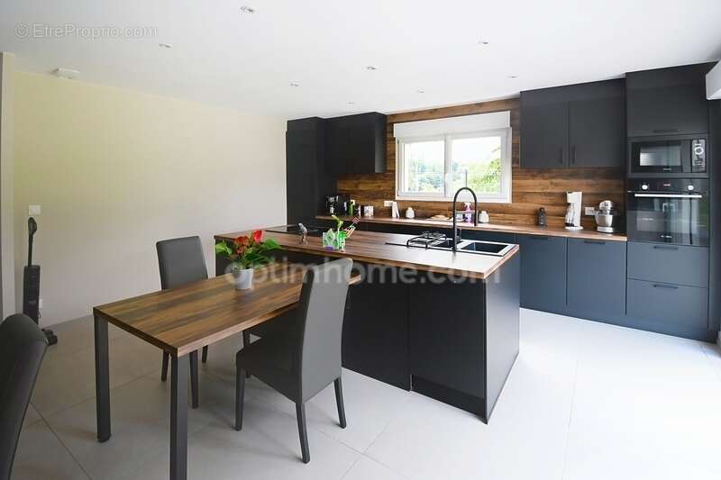 Maison à ALLONDRELLE-LA-MALMAISON