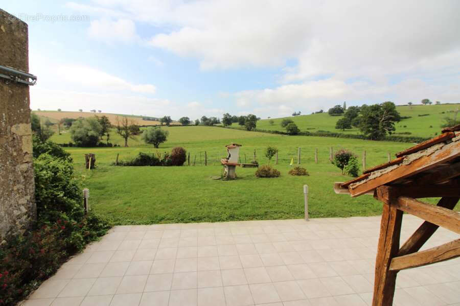 Maison à BRINON-SUR-BEUVRON