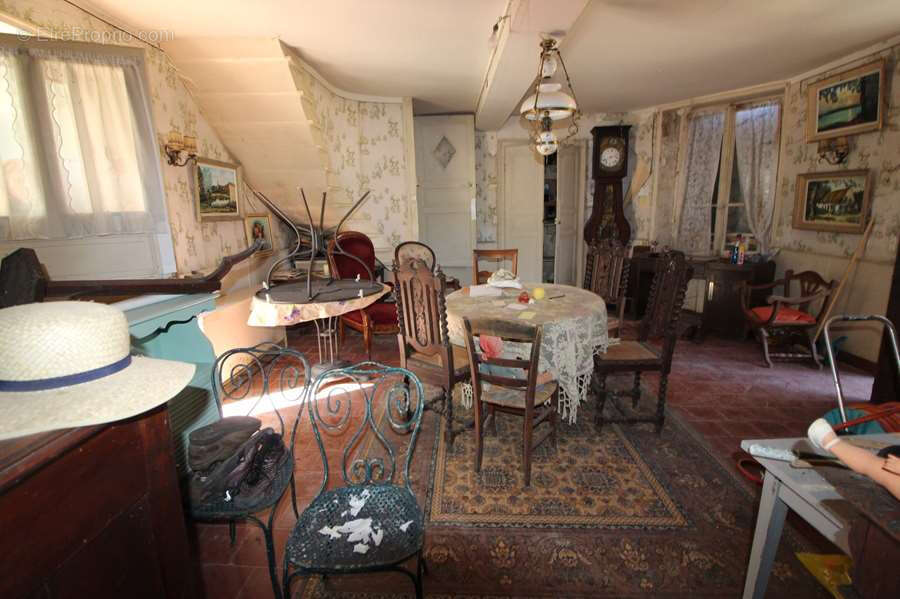 Maison à BRINON-SUR-BEUVRON