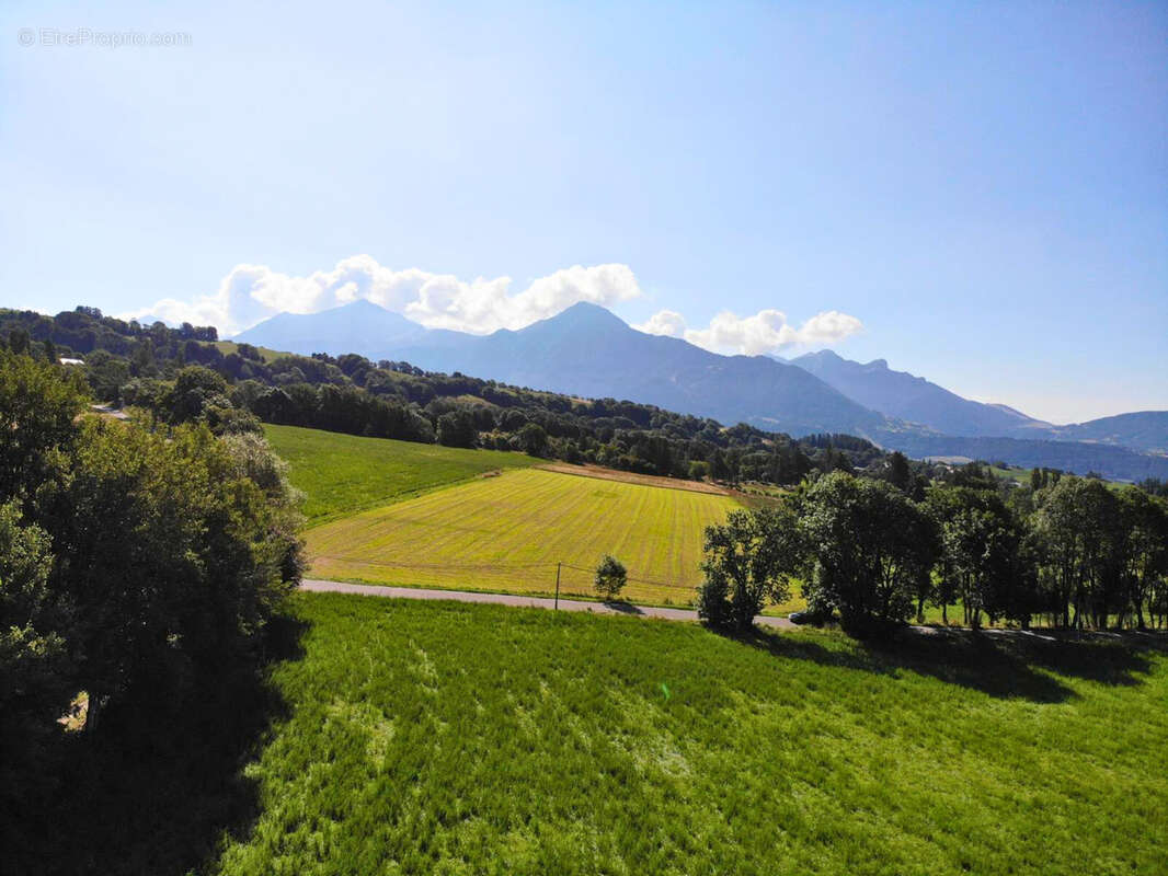 Terrain à SAINT-MICHEL-DE-CHAILLOL