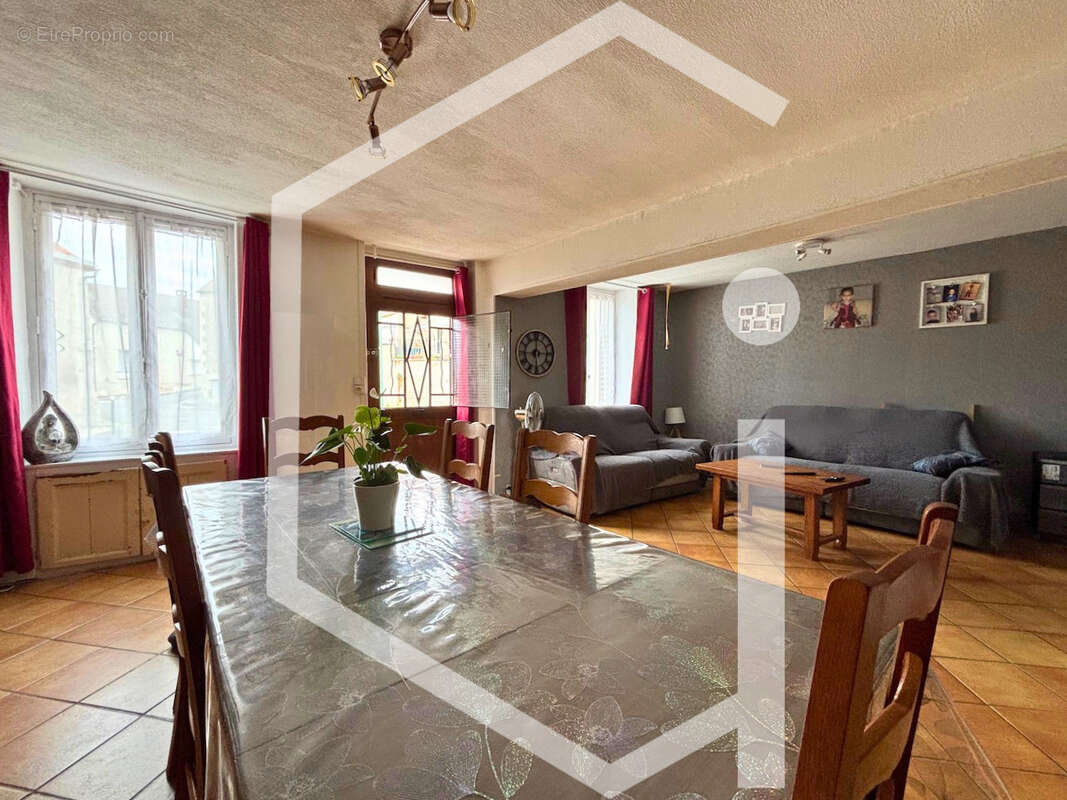 Maison à BONNY-SUR-LOIRE